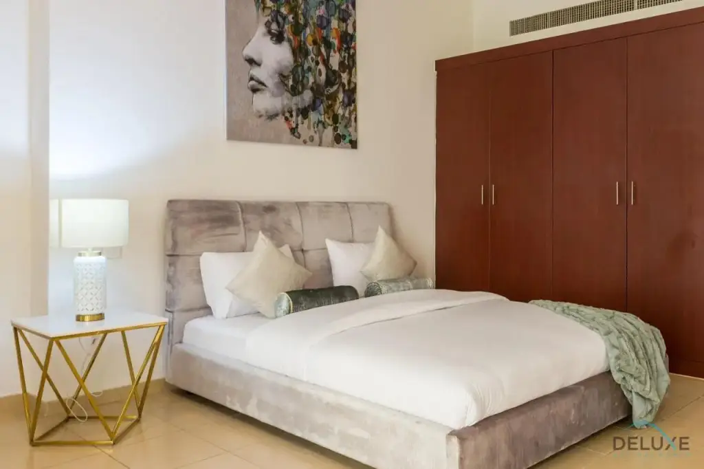 Дубай: Pool Views Studio Minutes Away To Jbr Beach, Rimal 3 by Deluxe Holiday Homes