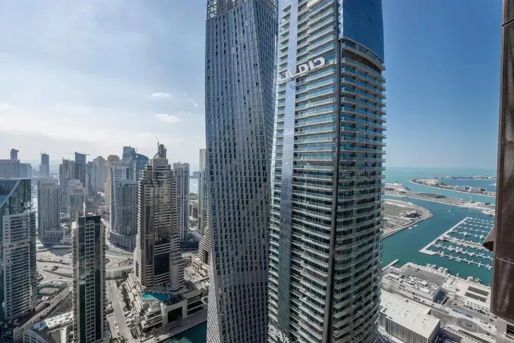 Дубай: Mesmerizing 1BR w/ Full Marina View at Marina Gate