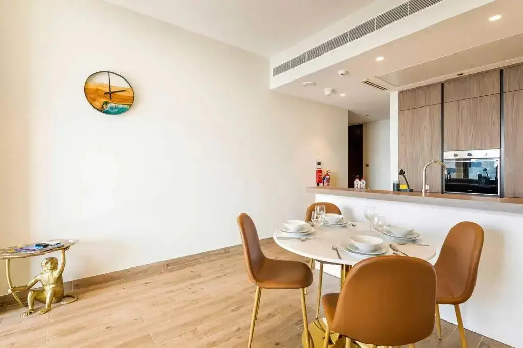 Дубай: Mesmerizing 1BR w/ Full Marina View at Marina Gate