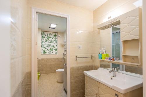 Чжэнчжоу: Zhengzhou Jinshui·Province Hospital· Locals Apartment 00169440