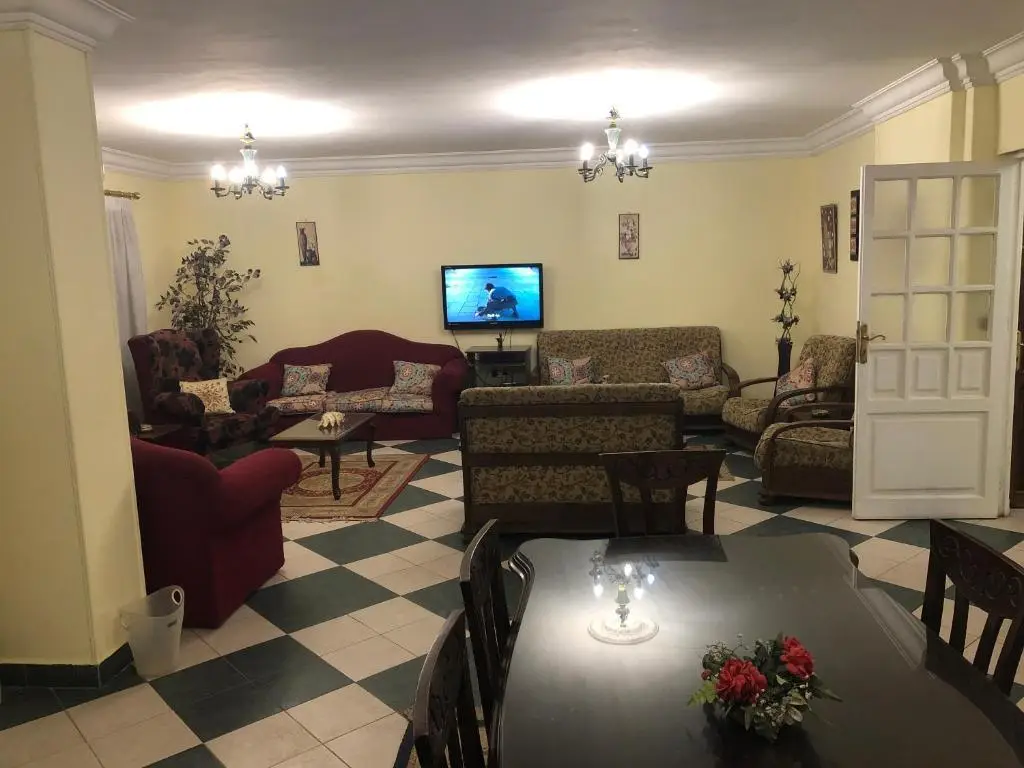 Каир: Three Bedrooms Apartment Degla Maadi