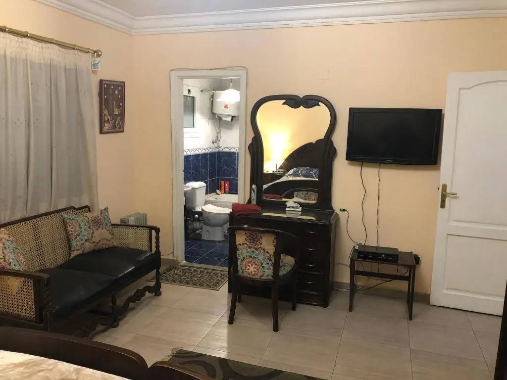 Каир: Three Bedrooms Apartment Degla Maadi