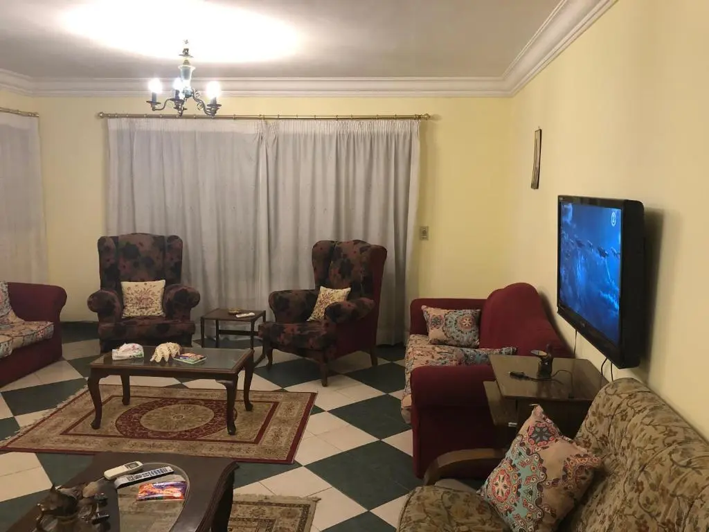 Каир: Three Bedrooms Apartment Degla Maadi