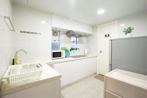 Гонконг: JD Large 110sqm 3 bedroom 2 min from MTR