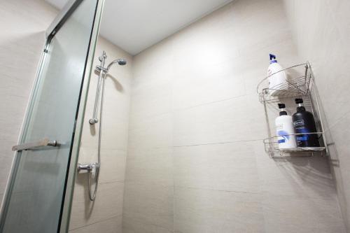 Гонконг: JD Large 110sqm 3 bedroom 2 min from MTR