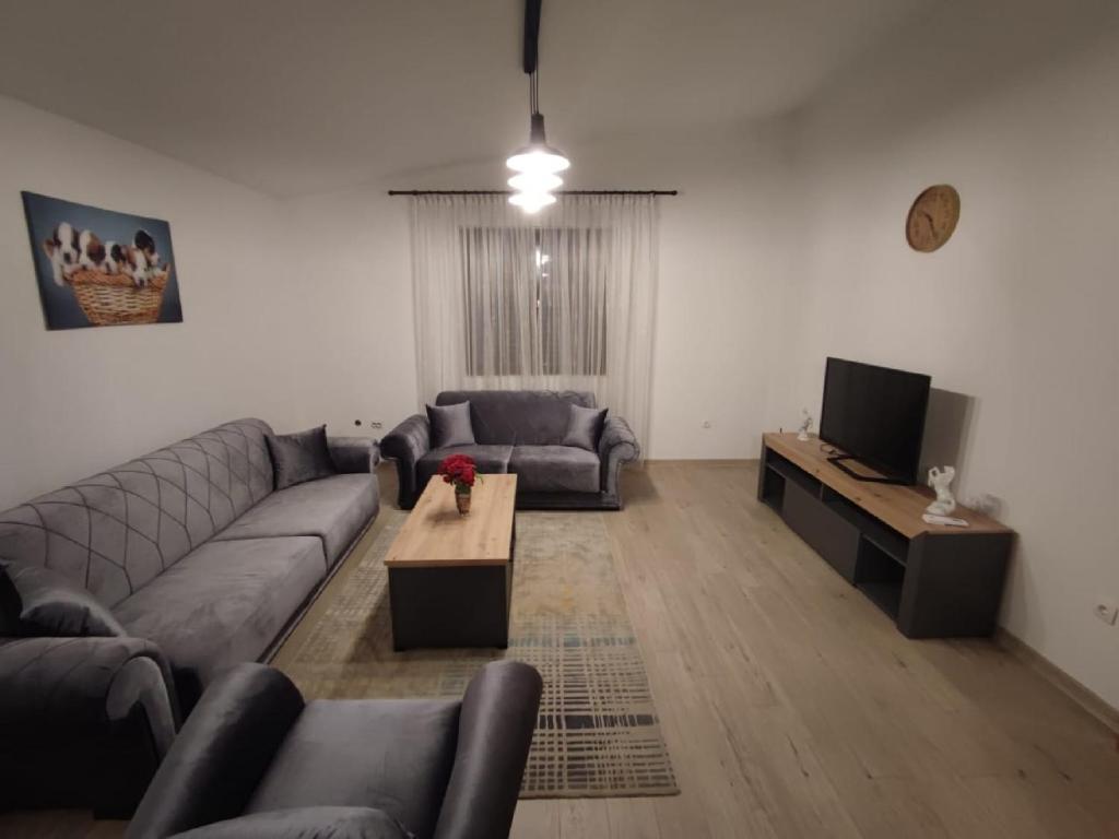 Бар: Guest House Tomba