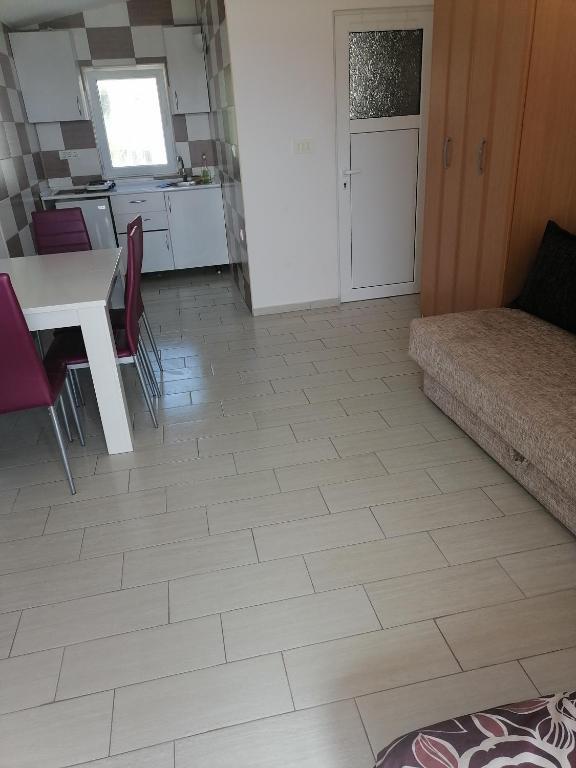 Бар: Apartmani La Vi