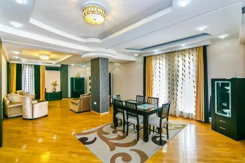 Баку: Luxe House in Nizami Street 1