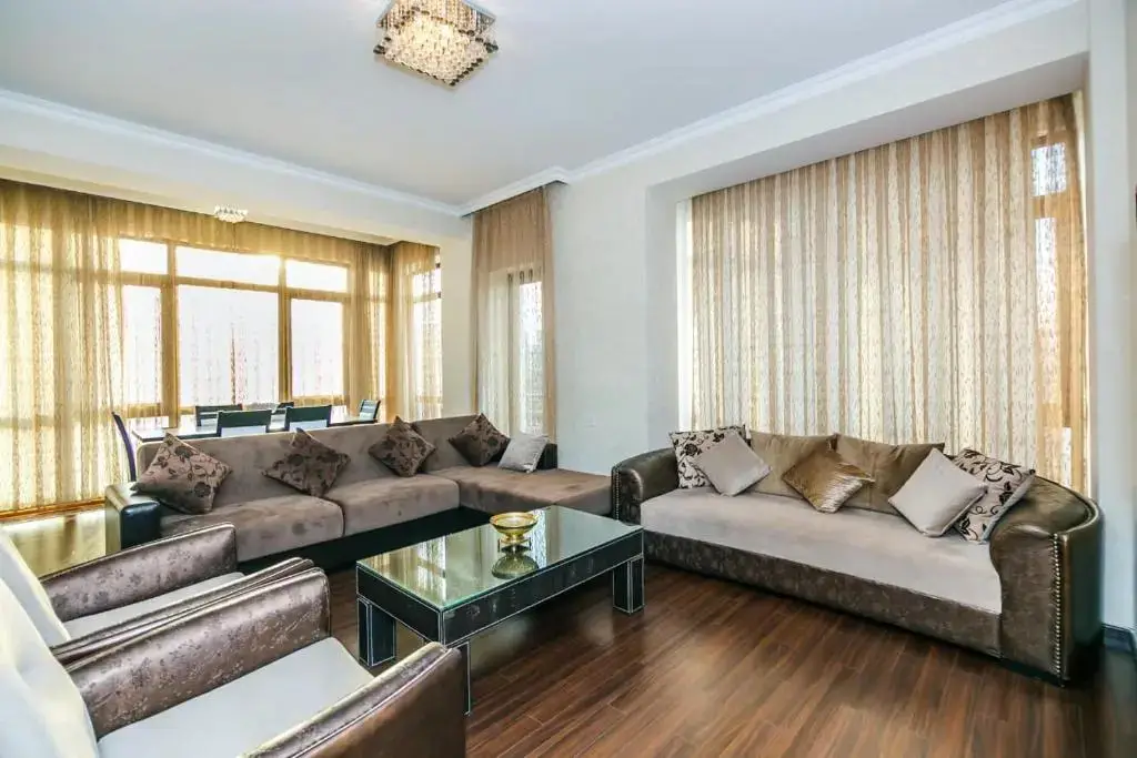 Баку: Luxe House in Nizami Street 1