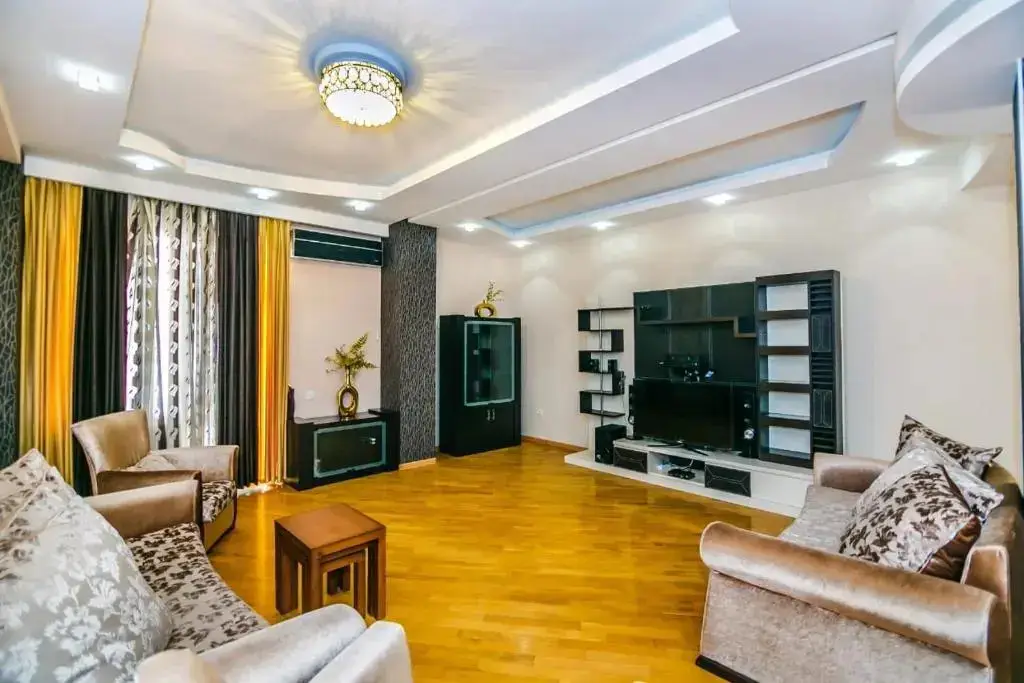 Баку: Luxe House in Nizami Street 1