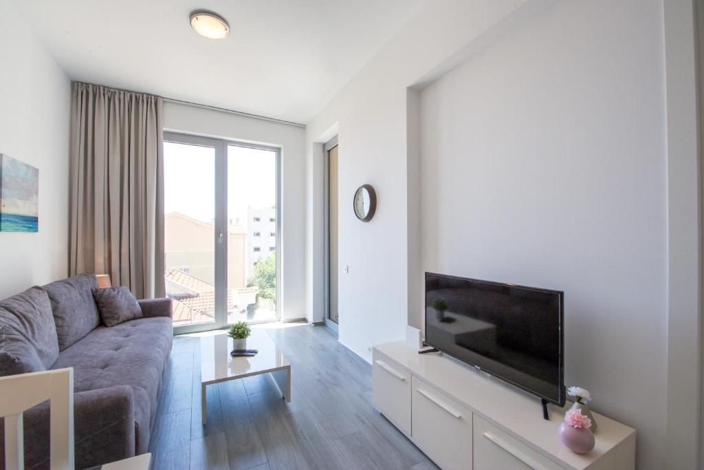 Бечичи: Apart SKY Residence with sea view in DELMAR