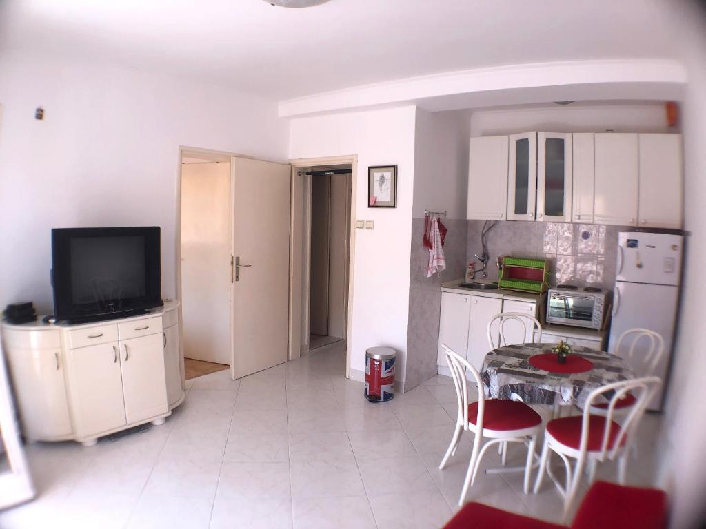 Будва: One bedroom Apartment 500m from the beach