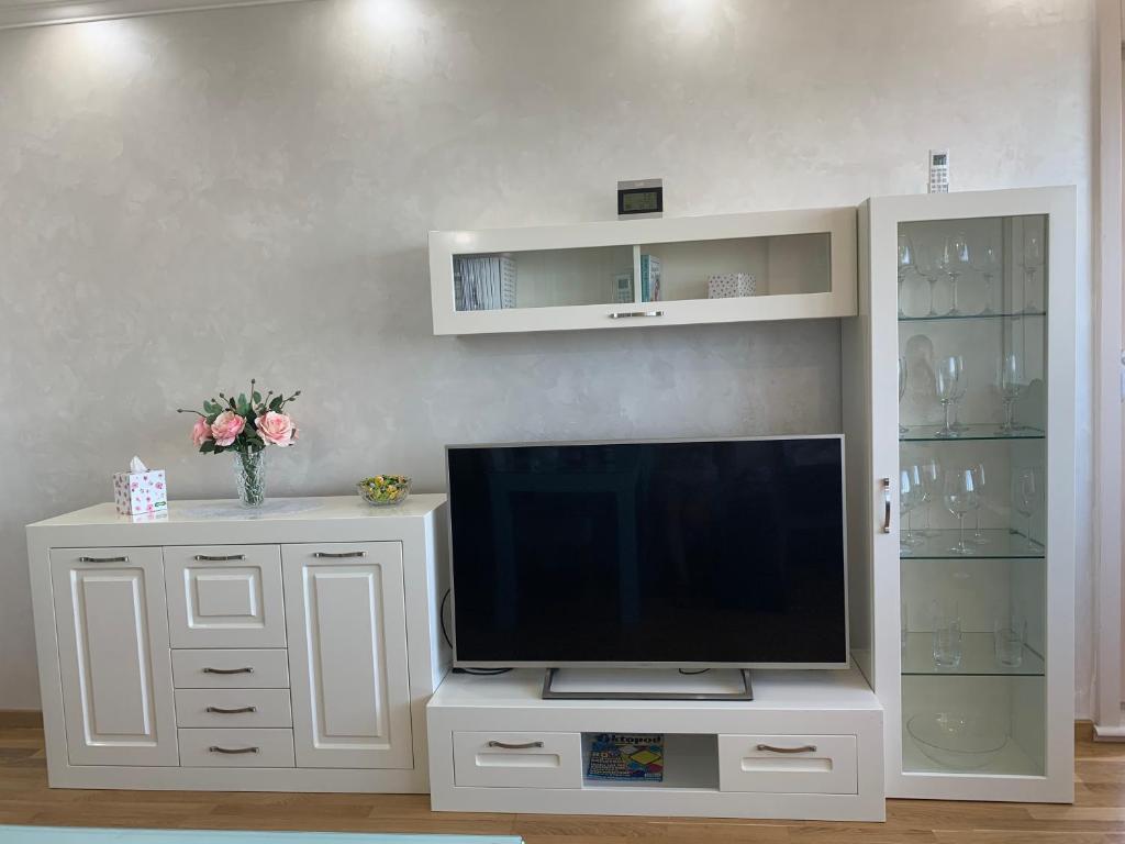 Будва: Panoramic sea view 3-bedroom apartment 50 m from the sea