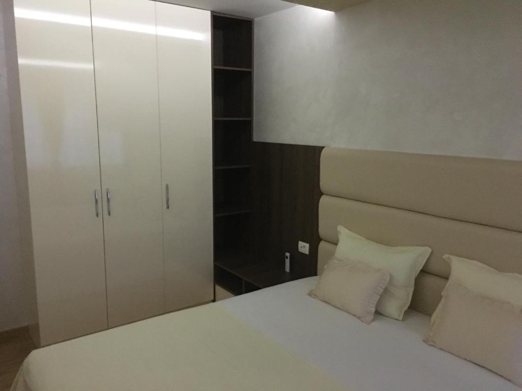 Будва: Panoramic sea view 3-bedroom apartment 50 m from the sea