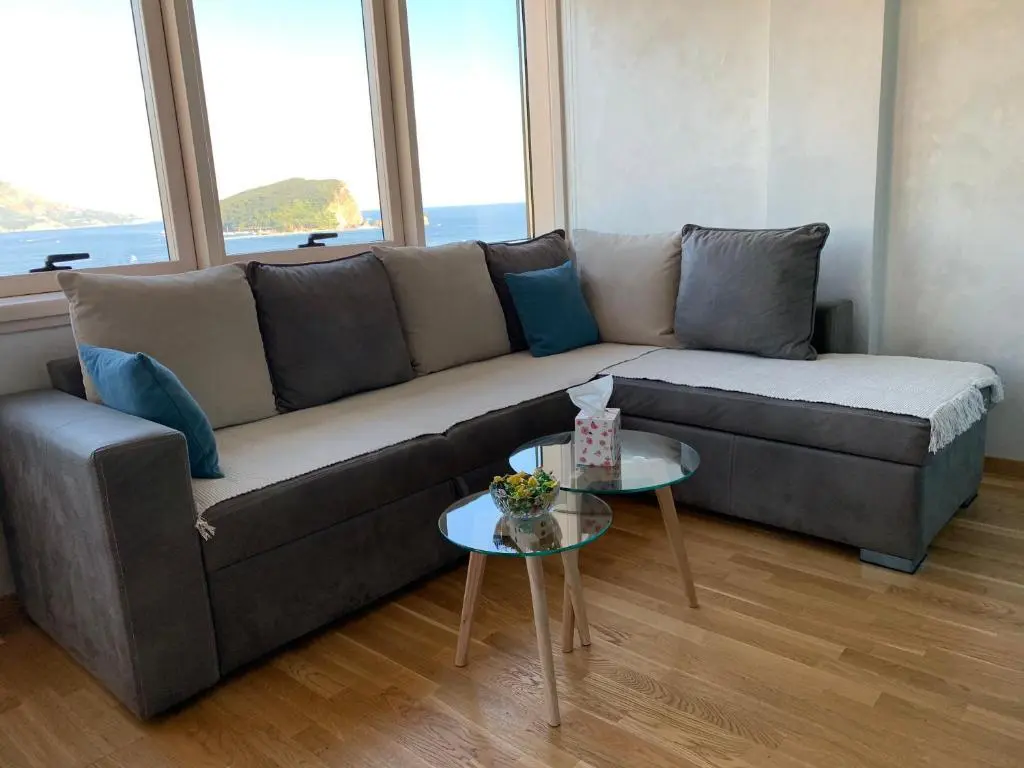 Будва: Panoramic sea view 3-bedroom apartment 50 m from the sea