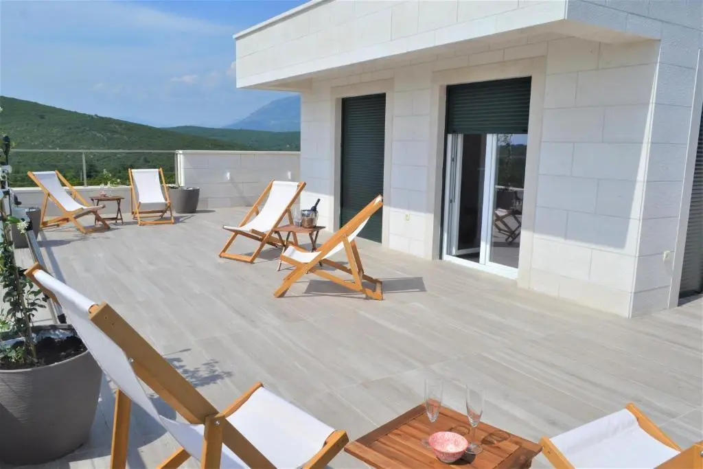 Загора: Sea view villa with a pool-3 apartments