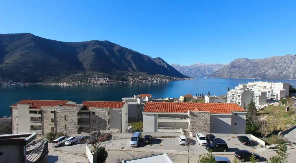 Alkima 1 BR apartment with a sea view — фото 1