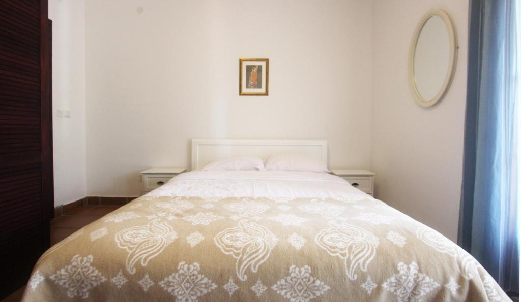 Столив: 2 BR Apartment in Boka Gardens Complex