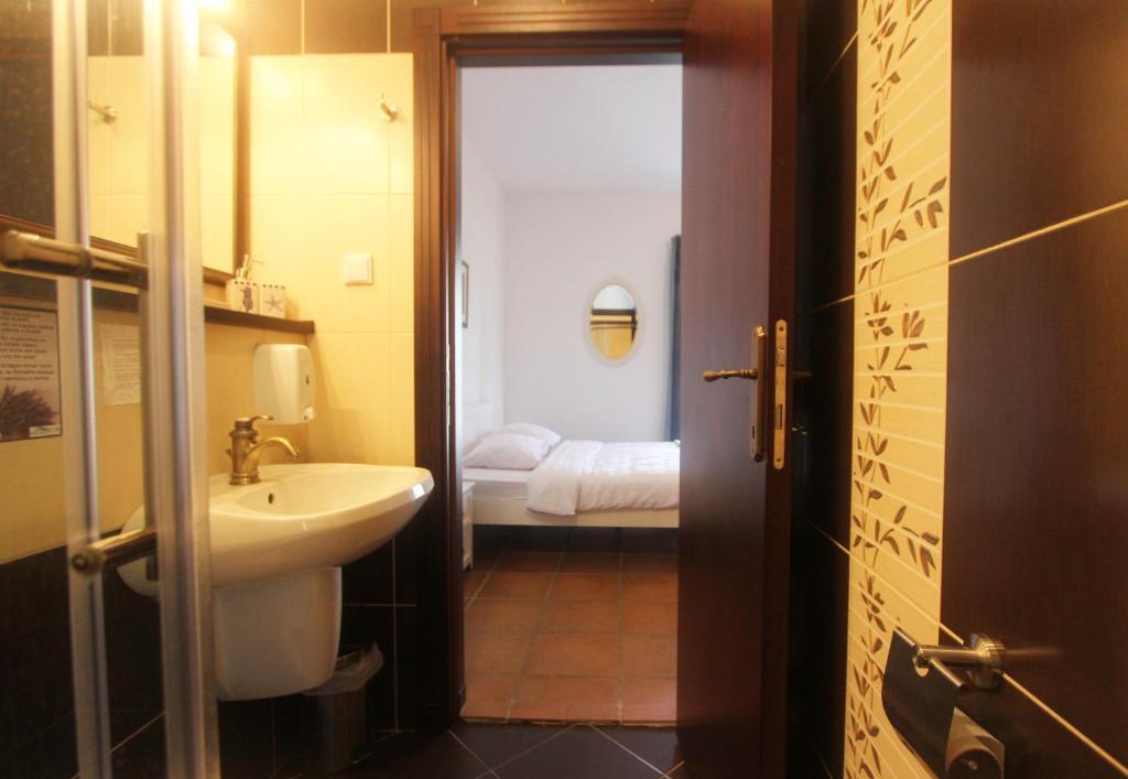 Столив: 2 BR Apartment in Boka Gardens Complex