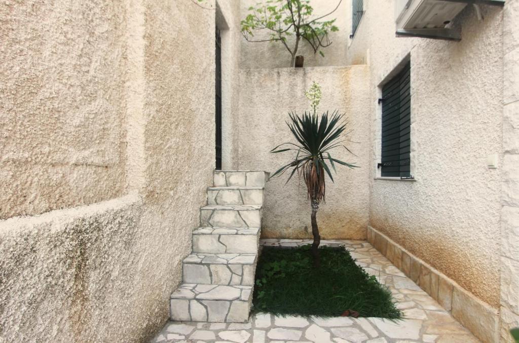 Столив: 2 BR Apartment in Boka Gardens Complex