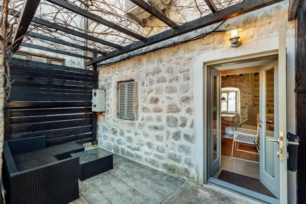 18th Century Villa in the UNESCO Bay of Kotor — фото 1