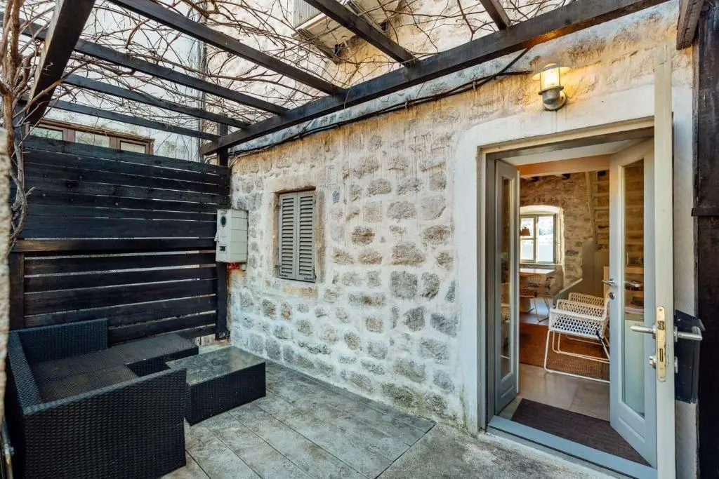 Доброта: 18th Century Villa in the UNESCO Bay of Kotor