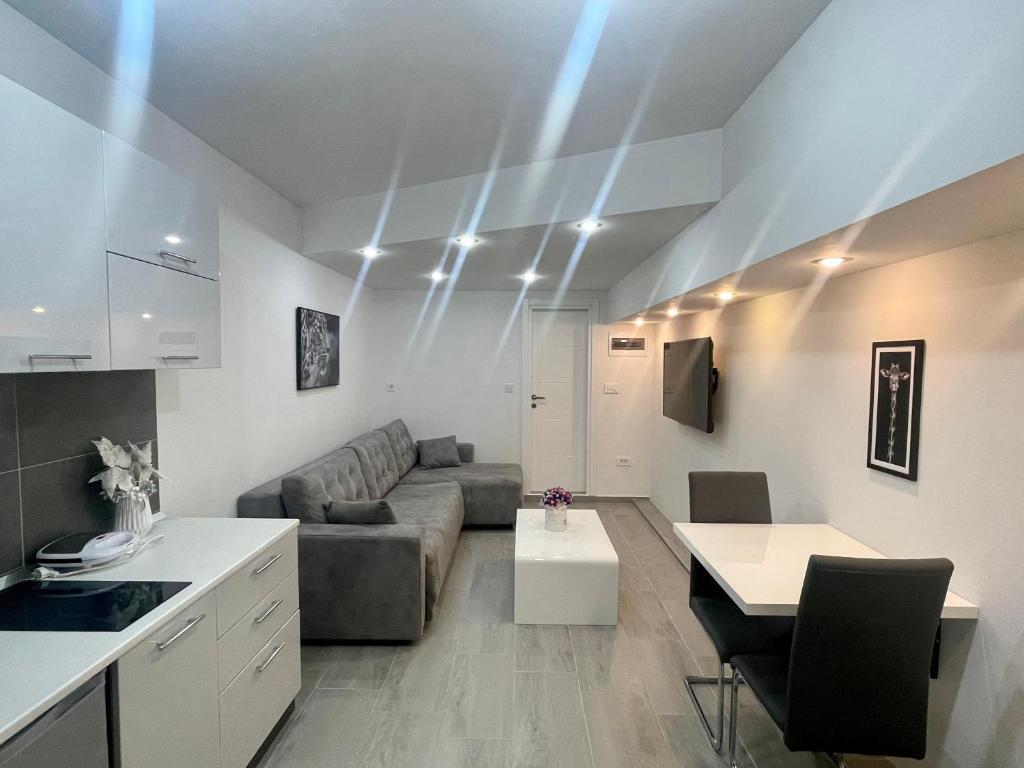 Доброта: Apartment Diamond -modern and lovely seaside studio apartment