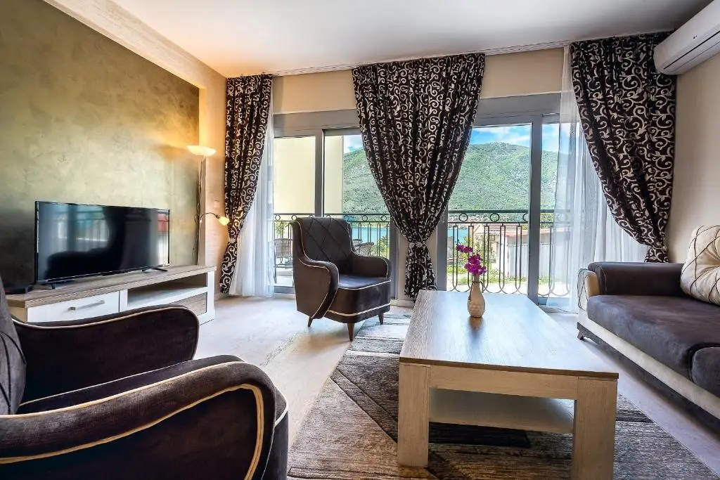 Доброта: 2MONTENEGRO LIMETA APARTMENTS with pool