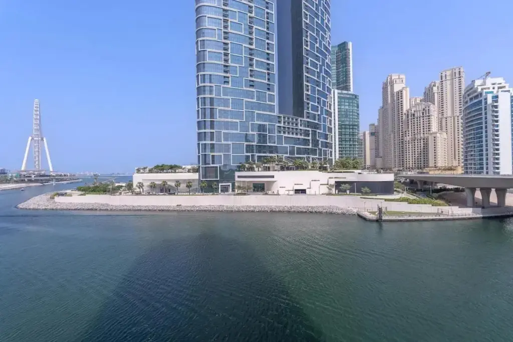 Дубай: Close To the Beach Sleeps 4 in 5242 Tower Dubai Marina
