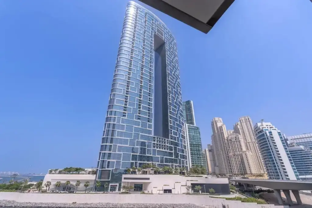 Дубай: Close To the Beach Sleeps 4 in 5242 Tower Dubai Marina