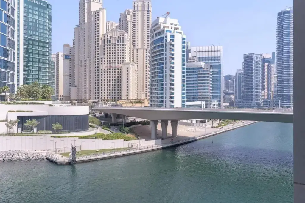 Дубай: Close To the Beach Sleeps 4 in 5242 Tower Dubai Marina