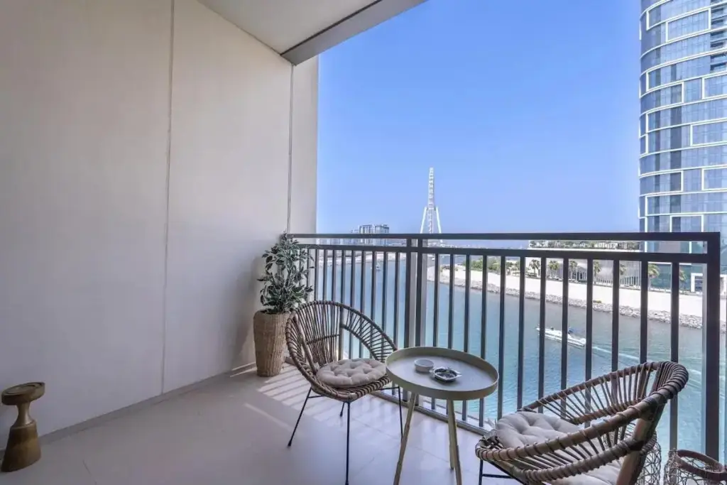 Дубай: Close To the Beach Sleeps 4 in 5242 Tower Dubai Marina