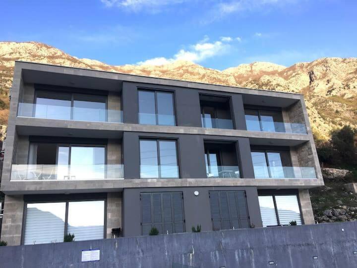 Peaceful Flat with Pool & Great View in Risan! - View 9 — фото 1