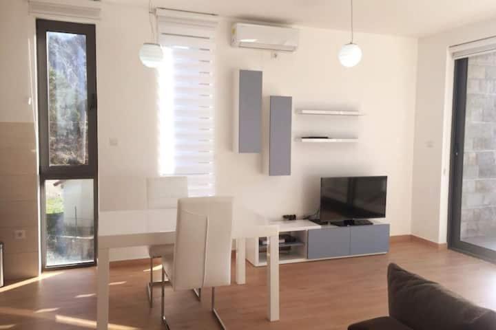Рисан: Peaceful Flat with Pool & Great View in Risan! - View 9