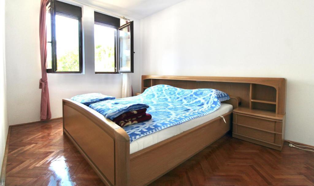 Ульцинь: 2bd Pinjes Amazing Sea View Apt w/ 2 Balconies Ervin