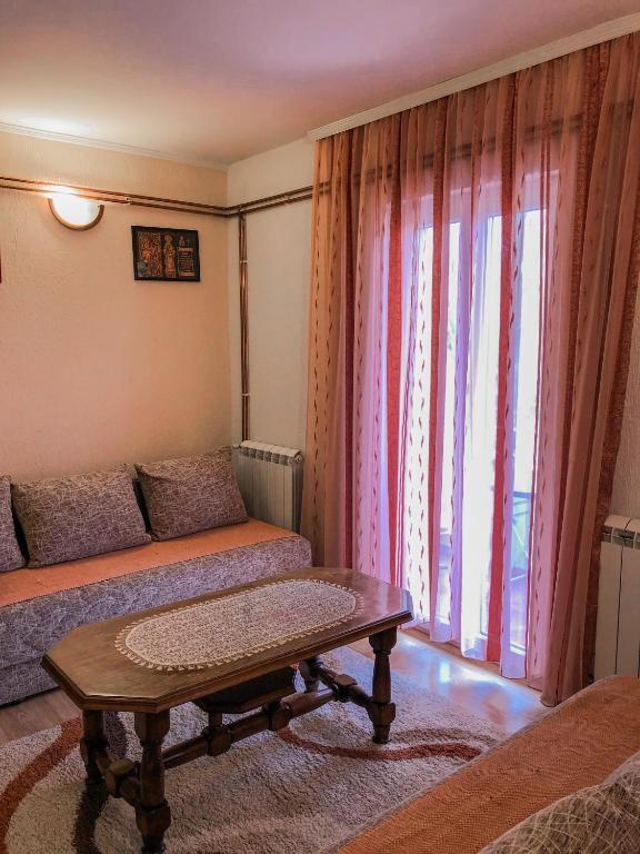 Цетине: Apartman Konatar