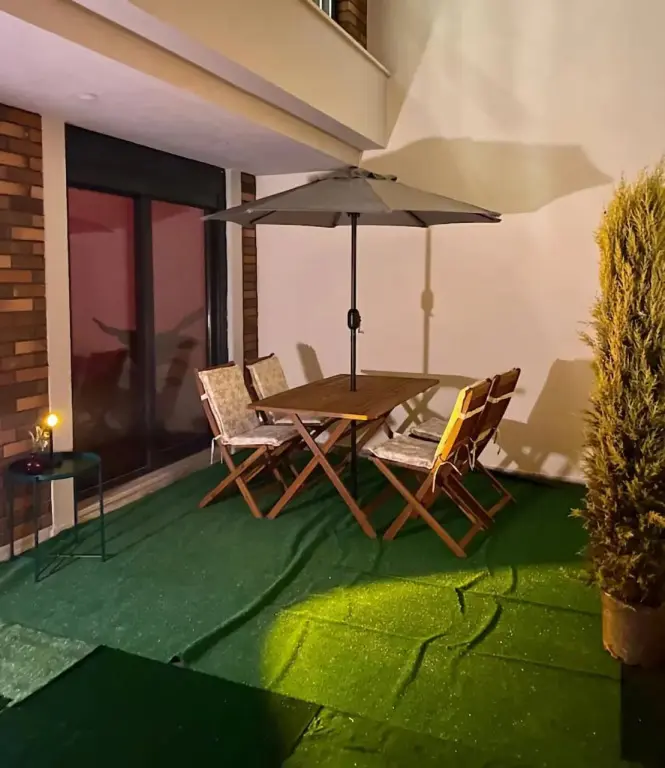 Стамбул: 2 bedroom house , with big garden