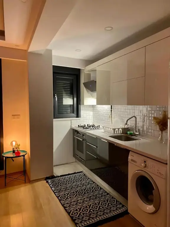 Стамбул: 2 bedroom house , with big garden