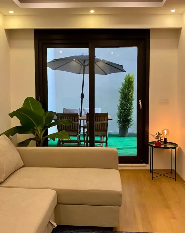 Стамбул: 2 bedroom house , with big garden