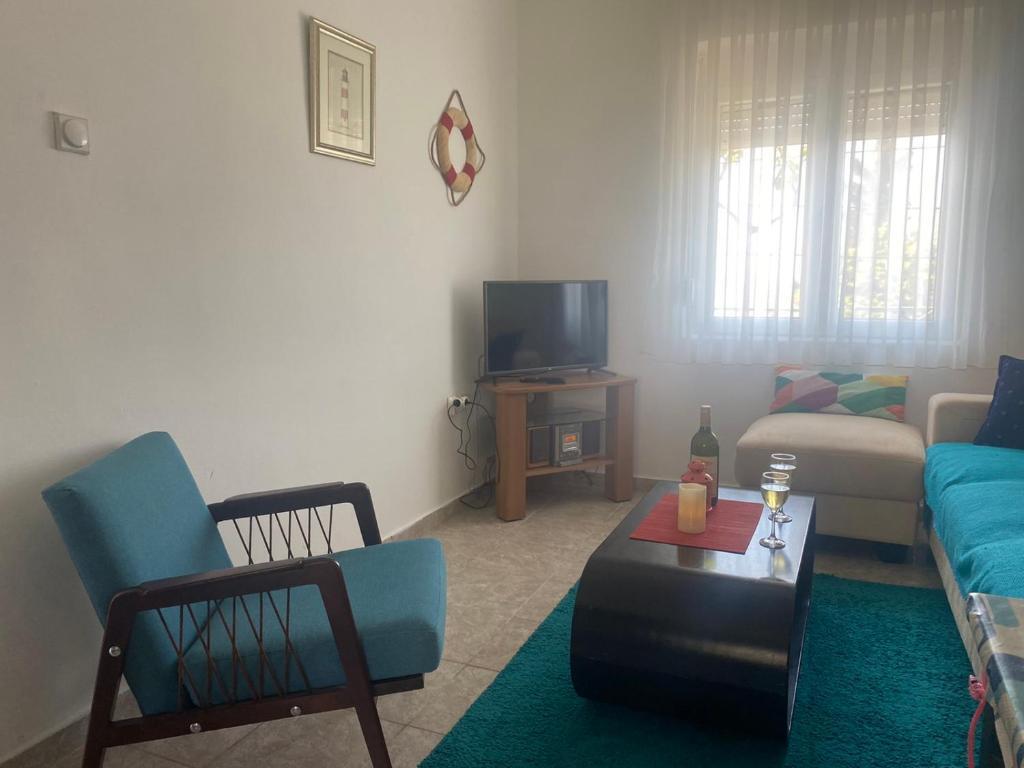 Сутоморе: Apartman LUCIJA, dostupan 7 NOCENJA OD SUBOTE DO SUBOTE, AVAIBLE FOR RENT 7 NIGHTS FROM SATURDAY untill SATURDAY