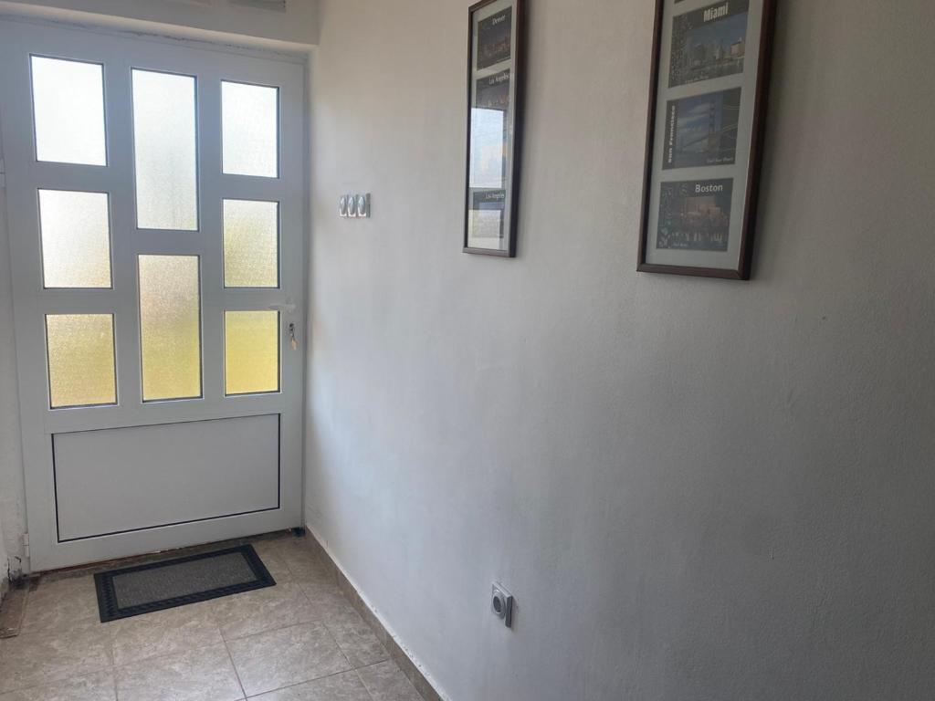 Apartman LUCIJA, dostupan 7 NOCENJA OD SUBOTE DO SUBOTE, AVAIBLE FOR RENT 7 NIGHTS FROM SATURDAY untill SATURDAY — фото 1