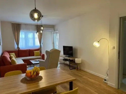 Подгорица: White Homes 48 - Central Point