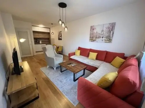 Подгорица: White Homes 48 - Central Point