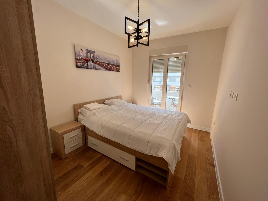 Подгорица: White Homes 21 - Central Point