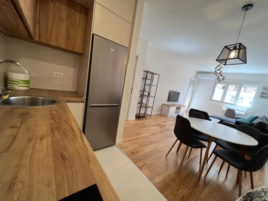 Подгорица: White Homes 21 - Central Point
