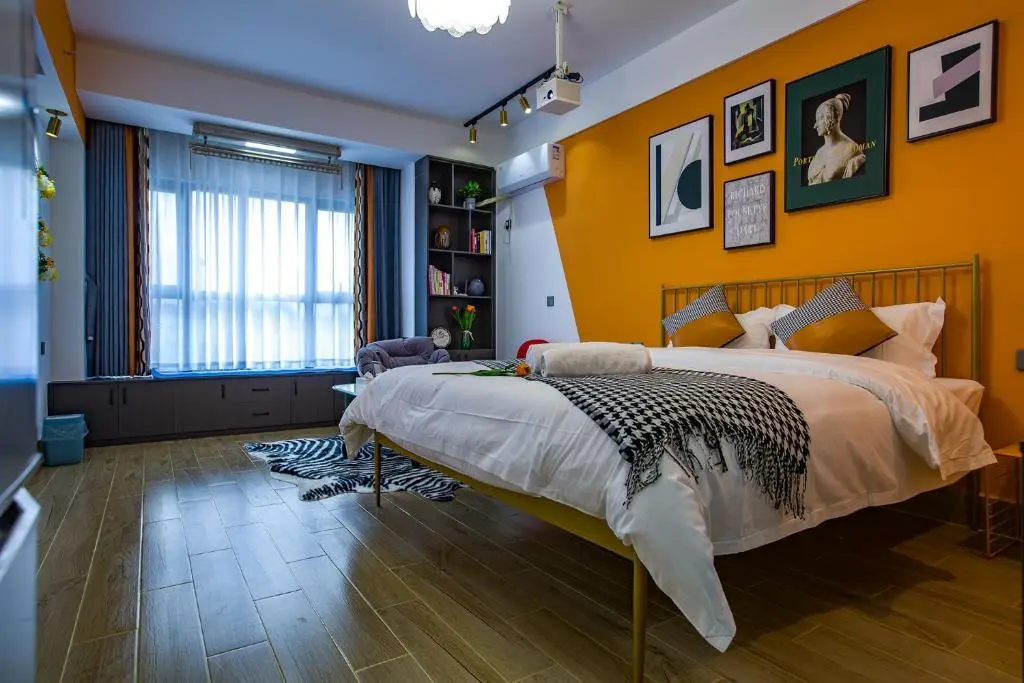 Чжанцзяцзе: Locals Apartment Place 13