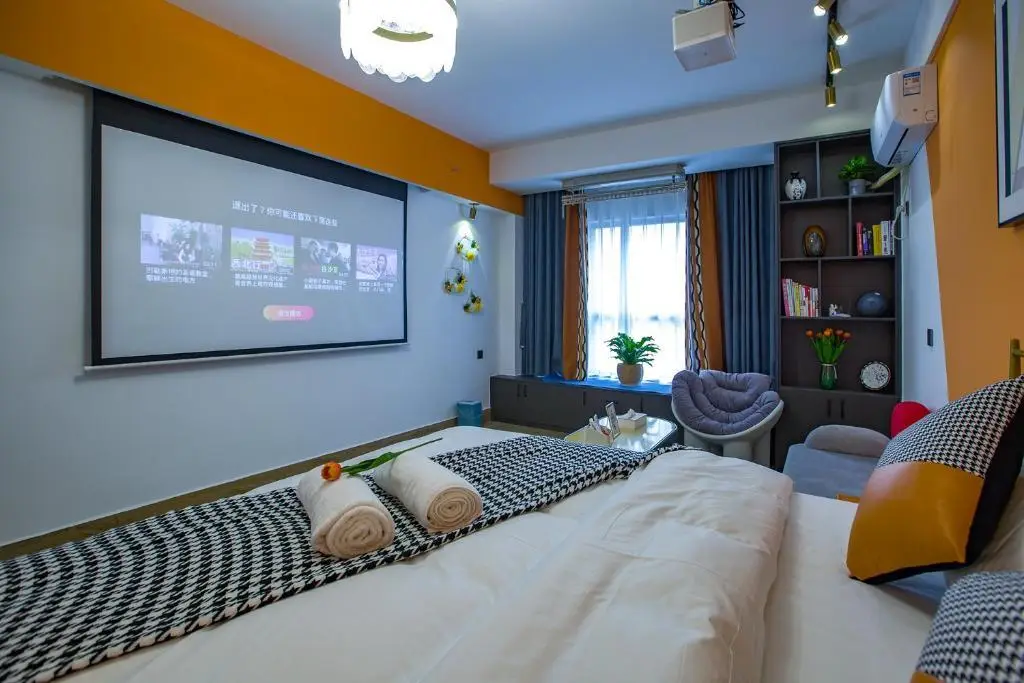 Чжанцзяцзе: Locals Apartment Place 13