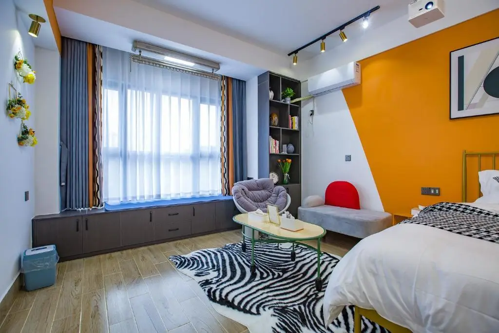 Чжанцзяцзе: Locals Apartment Place 13