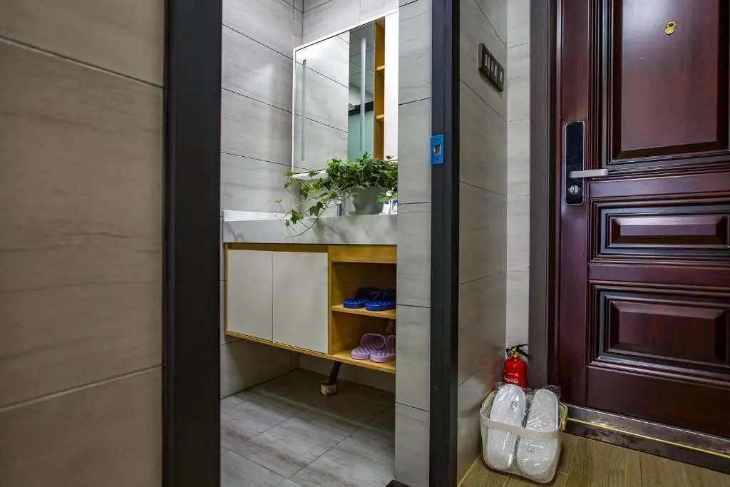 Чжанцзяцзе: Locals Apartment Place 13