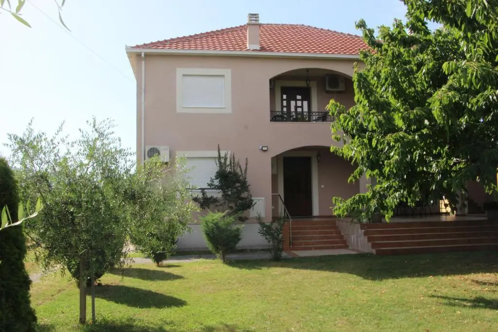 Подгорица: Apartman na rijeci Cijevni